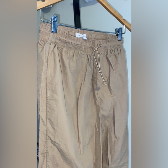 Topshop Curve balloon parachute linen trouser in sage - Picture 5 of 9